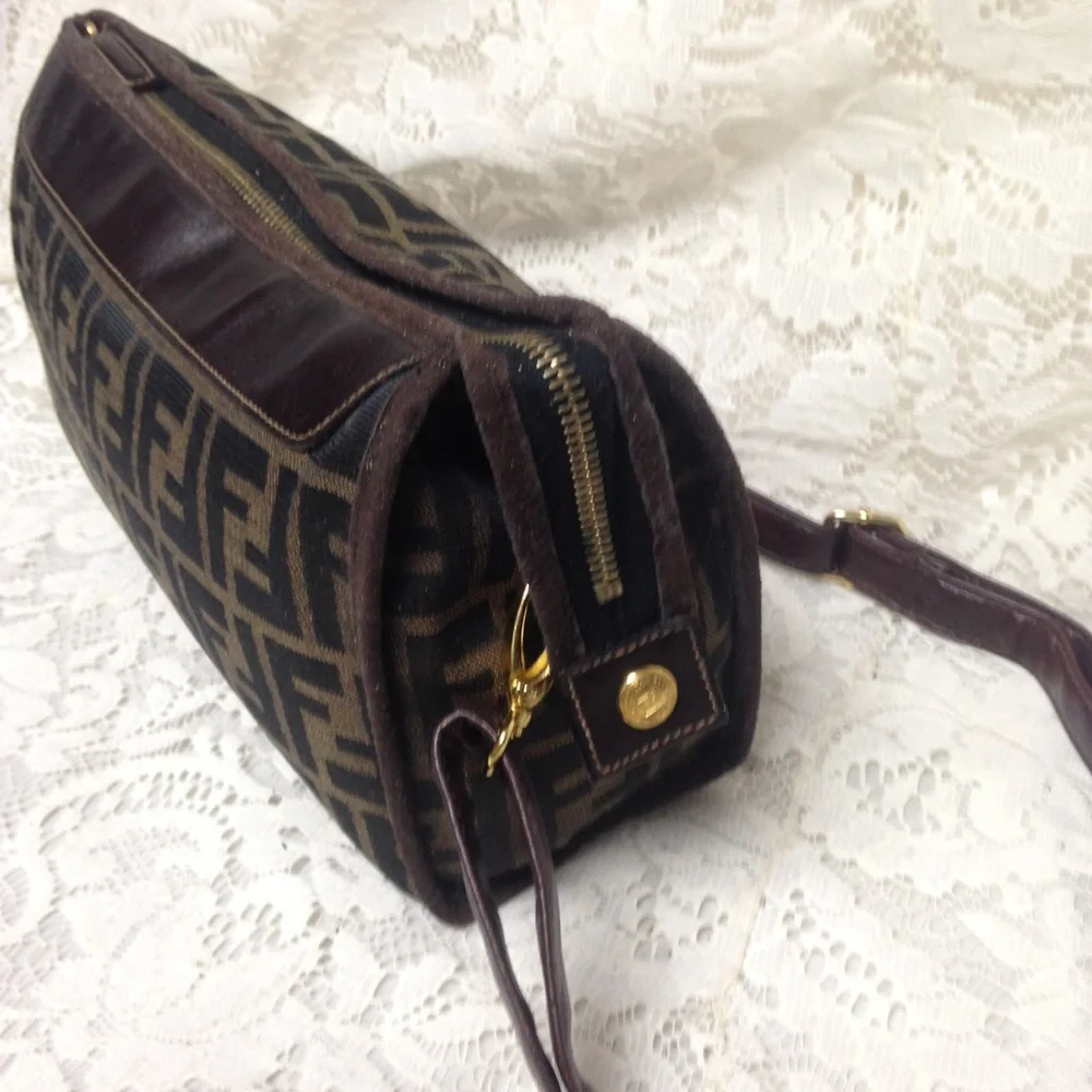Vintage Fendi Zucca Pouch- Crossbody - Picture 4 of 12